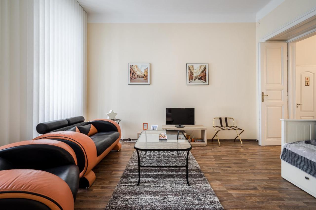 Pyvo Street Home With Balcony By Nw Budapeste Exterior foto