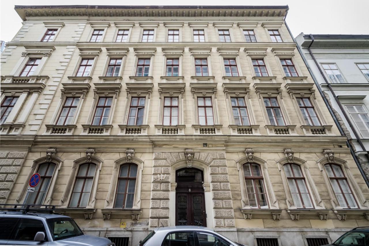 Pyvo Street Home With Balcony By Nw Budapeste Exterior foto